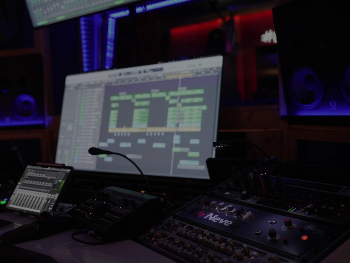 Mixing · S – Aufnahme aus dem Adrian Louis Studio